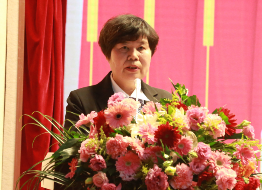 开云线上平台,开云（中国）第一届党委班子选举大会---徐州市树恩中学总校长薛淑萍同志致开幕辞